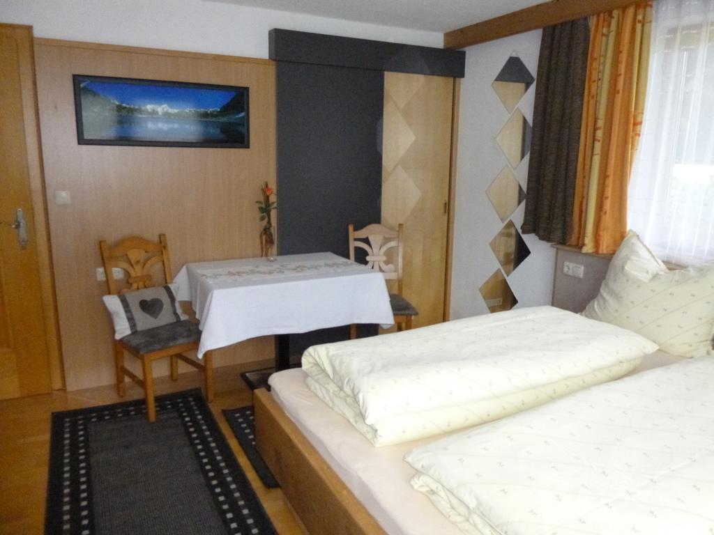 Hauser Apartment *